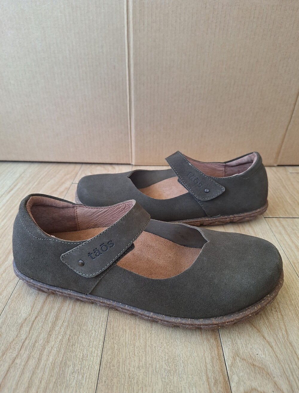 Taos Ultimate Success Mary Jane Shoes Olive Green Suede Nubuck US10-10.5/ EU41